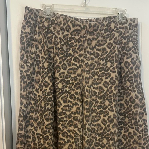 aerie Leopard-Print Lightweight Street Trouser Sweatpants - Picture 3 of 4